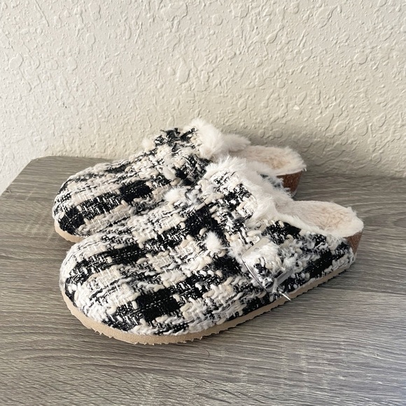 Steve Madden Checked Warm Inside Lined Slip On Casual Clogs Mule Size 6 - Picture 1 of 9